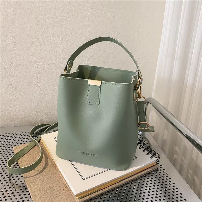 F012, Women's Bags Women's Messenger Bag High-end Handbag Female Niche Vegetable Basket Commuter Female Bag Large Capacity