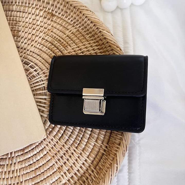 W093, Korean version wallet female mini niche simple portable temperament clamshell metal buckle card bag female ins student wallet