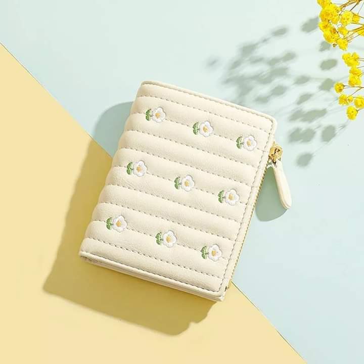 w028, Short wallet, embroidered with flowers, small size, portable, foldable, suitable for female students