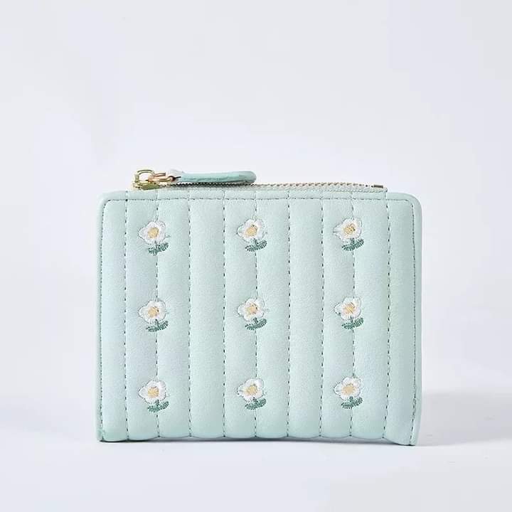 w028, Short wallet, embroidered with flowers, small size, portable, foldable, suitable for female students