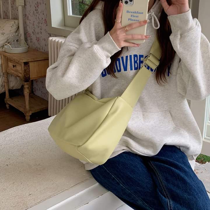 A043, Soft leather shoulder bag, tote shape, large capacity, a lot for women and students