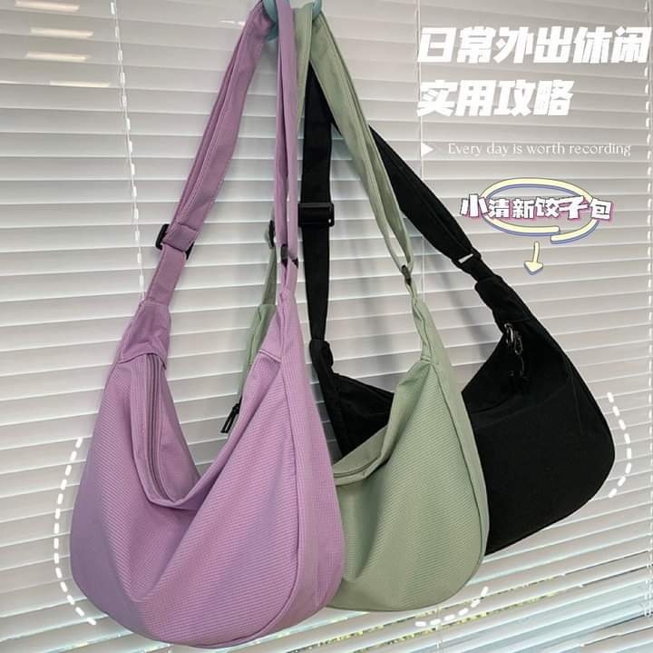 M068, Korean style all-match student ins Japanese Harajuku simple waffle literary one-shoulder solid color messenger bag