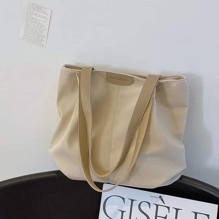 c046, casual shoulder bag, large capacity, can hold a lot of things, goes with every outfit for women