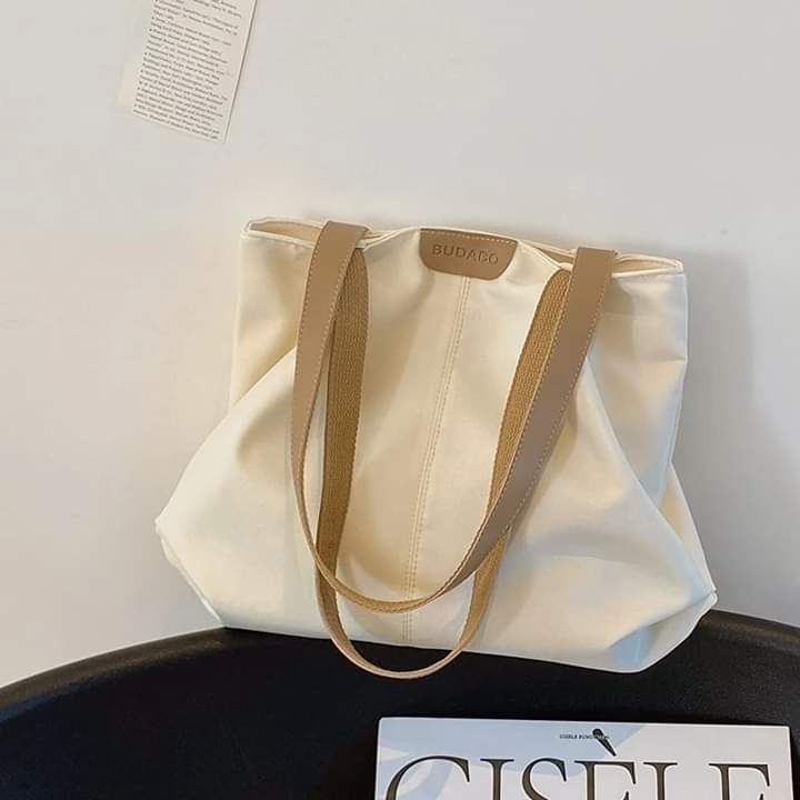 c046, casual shoulder bag, large capacity, can hold a lot of things, goes with every outfit for women