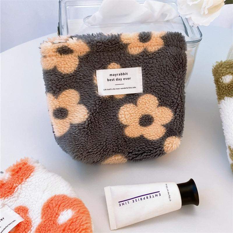 W067, New Japanese and Korean internet celebrity small square bag canvas bag plush flower coin purse lipstick bag storage bag small bag trendy