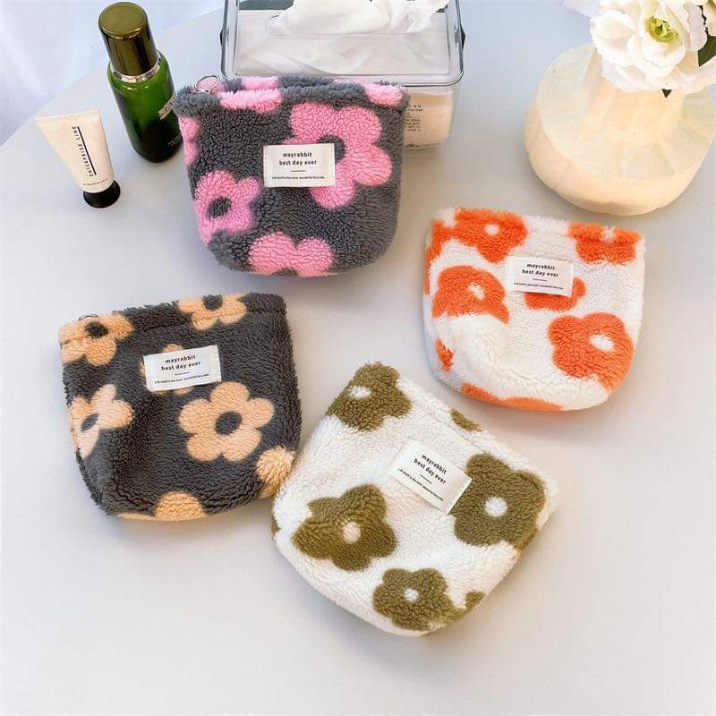 W067, New Japanese and Korean internet celebrity small square bag canvas bag plush flower coin purse lipstick bag storage bag small bag trendy