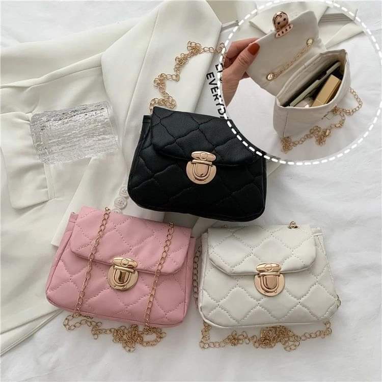 a13, Cute style lady bag with many colors. The sides are cute.
