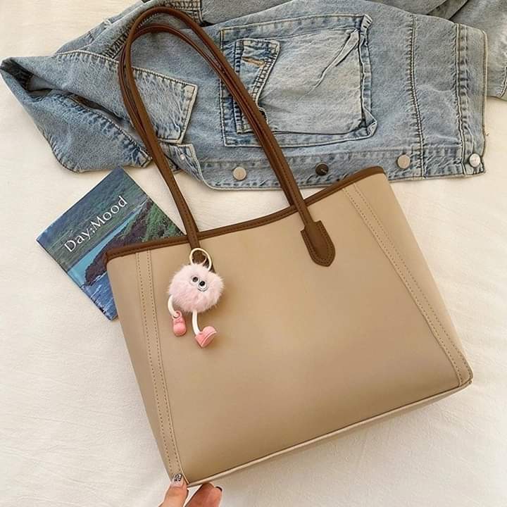 C059 Vintage PU leather shoulder bag, large capacity, Korean style, fashion, minimalist style, good quality, for women, handbag.
(No Keychain)