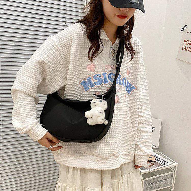 M013, Autumn and winter big bag women's 2022 new trendy nylon cloth texture dumpling bag simple messenger crescent bag commuter armpit bag