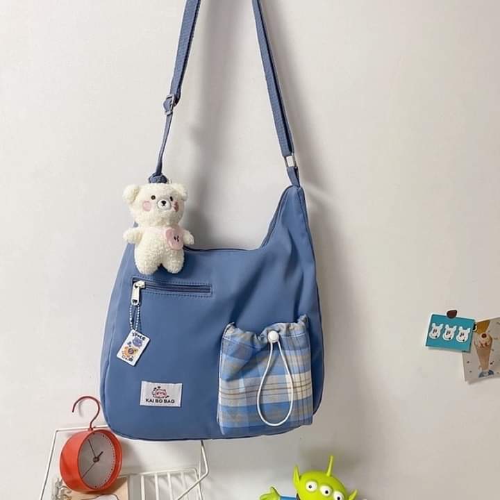 m019, shoulder bag Large clear compartment of plaid pattern. New style canvas bag.