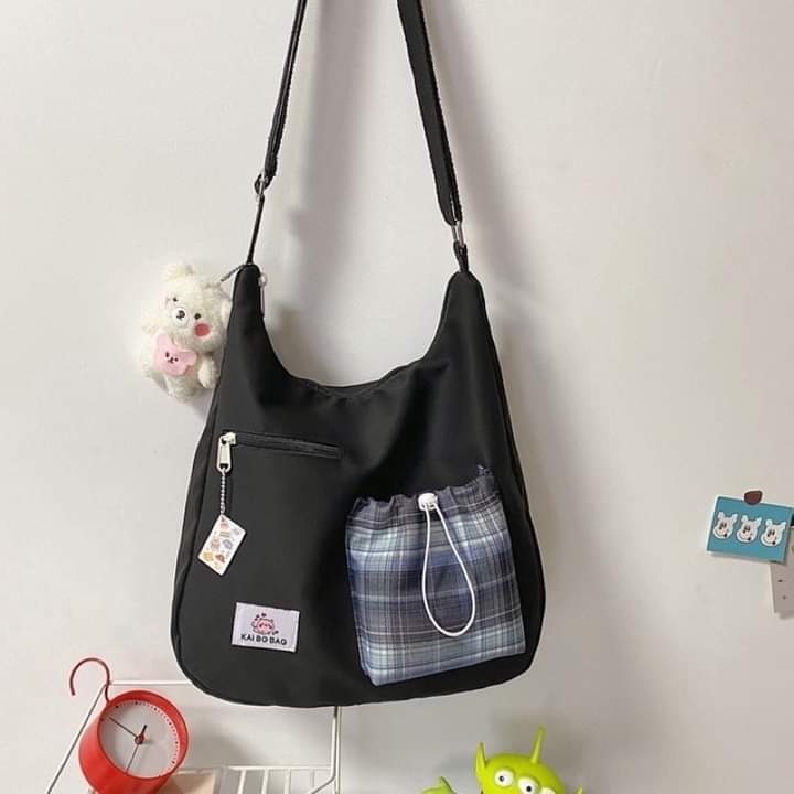 m019, shoulder bag Large clear compartment of plaid pattern. New style canvas bag.