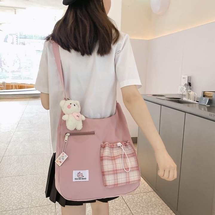 m019, shoulder bag Large clear compartment of plaid pattern. New style canvas bag.