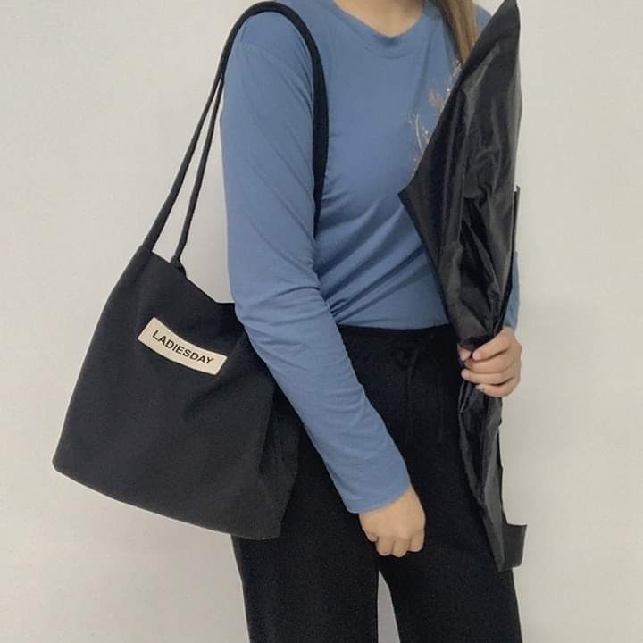 c030, Korea style tote bag,can hold books, umbrellas and water bottles.There are buttons and a small pocket inside. It's a butt shape.