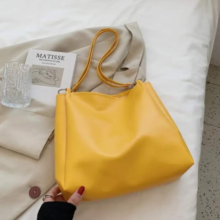 c042, New style ladies Korean fashion shoulder bag large capacity fashion messenger bag