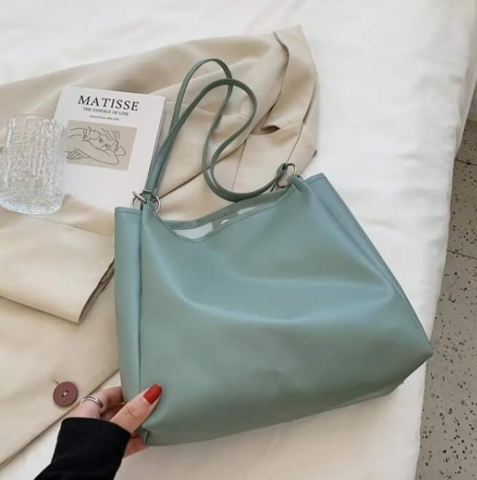 c042, New style ladies Korean fashion shoulder bag large capacity fashion messenger bag