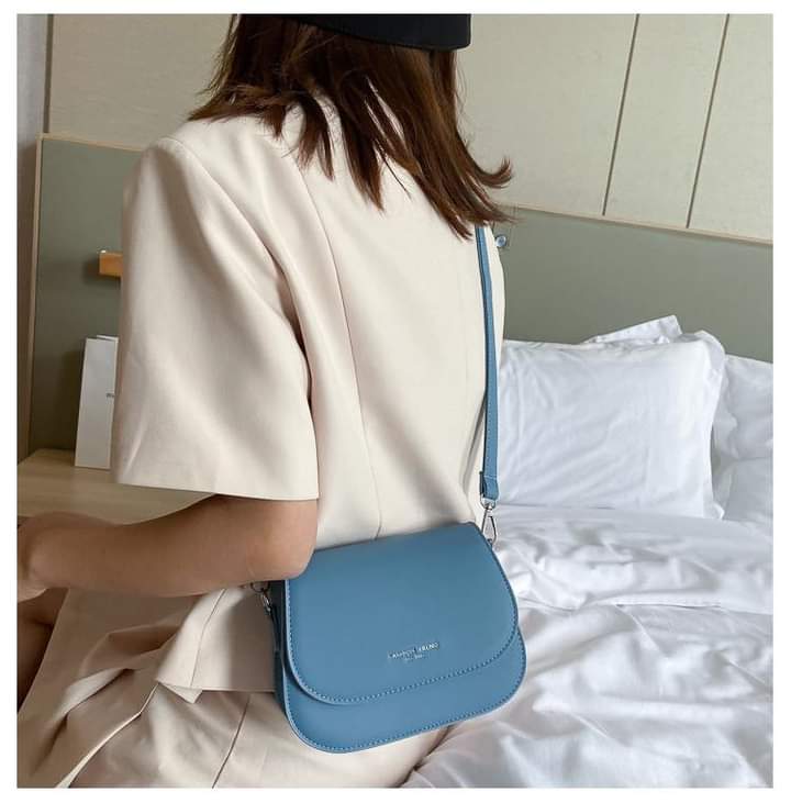a099 Saddle bag women's messenger bag 2022 new trendy girl summer simple fashion trend Western style shoulder bag