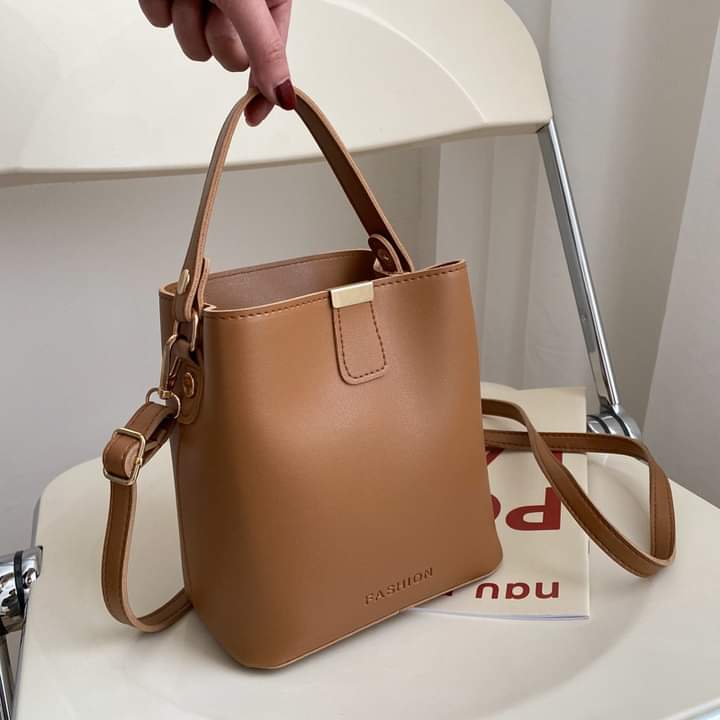 F012, Women's Bags Women's Messenger Bag High-end Handbag Female Niche Vegetable Basket Commuter Female Bag Large Capacity