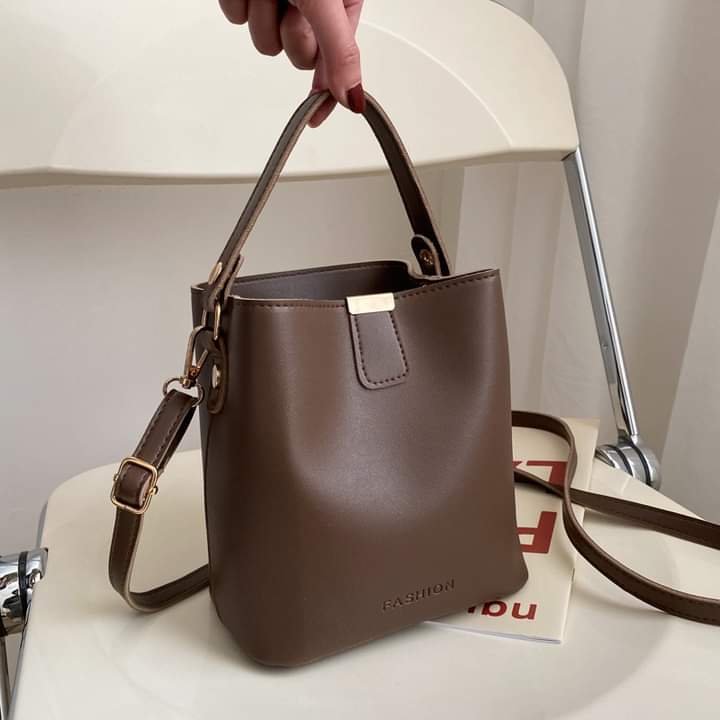 F012, Women's Bags Women's Messenger Bag High-end Handbag Female Niche Vegetable Basket Commuter Female Bag Large Capacity