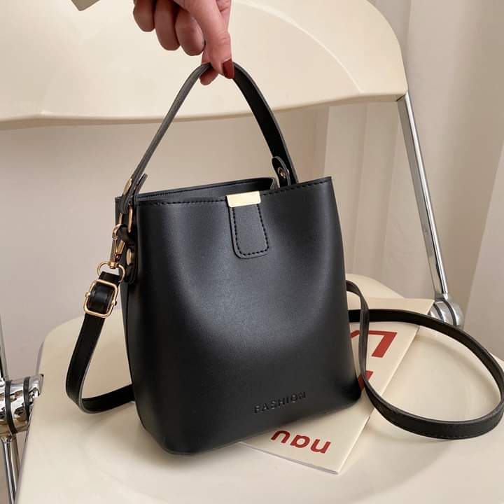 F012, Women's Bags Women's Messenger Bag High-end Handbag Female Niche Vegetable Basket Commuter Female Bag Large Capacity