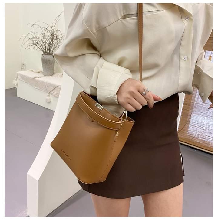 F012, Women's Bags Women's Messenger Bag High-end Handbag Female Niche Vegetable Basket Commuter Female Bag Large Capacity
