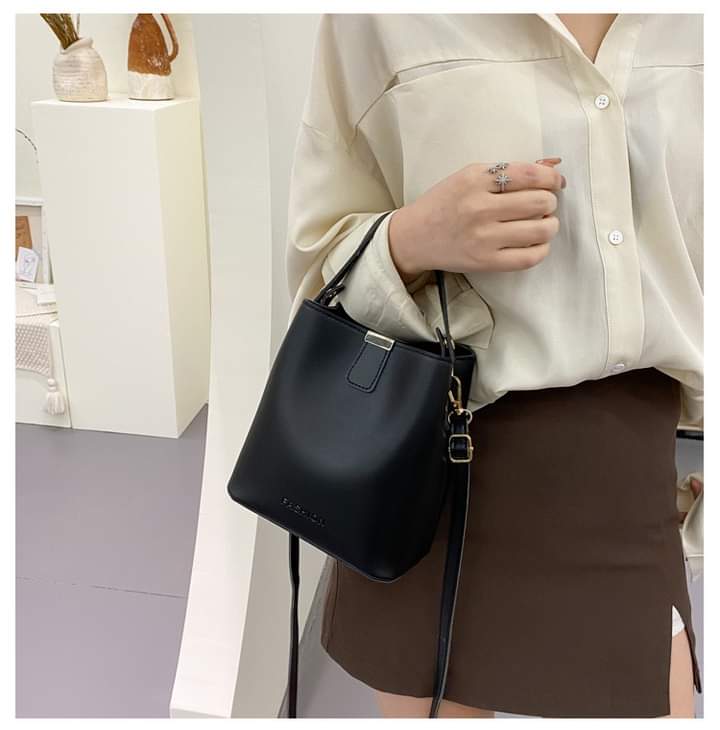 F012, Women's Bags Women's Messenger Bag High-end Handbag Female Niche Vegetable Basket Commuter Female Bag Large Capacity