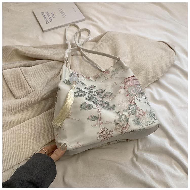 C42, New Chinese style national style large capacity bag female 2025 new summer fashion embroidered silk shoulder tote bag