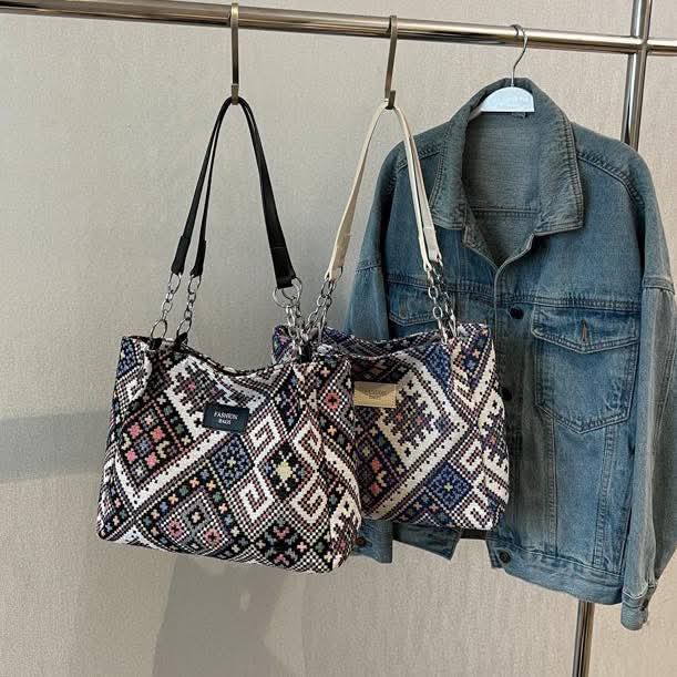 C090, Large-capacity commuter canvas bag for women, ins Internet celebrity hot style, versatile shoulder tote bag for class