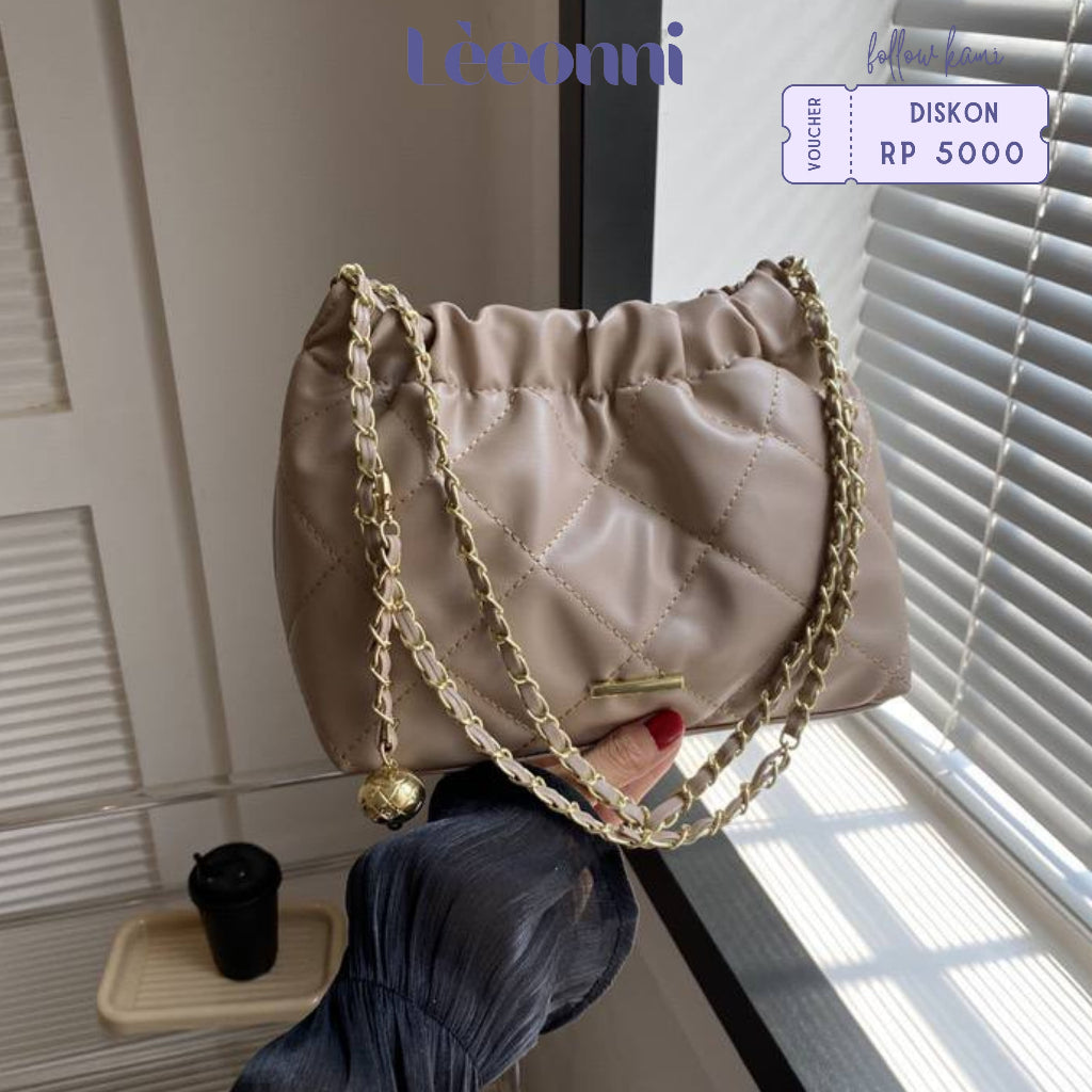 a079, Soft leather large capacity fashion pleated chain shoulder bag 2023 summer new style casual bag drawstring crossbody bag