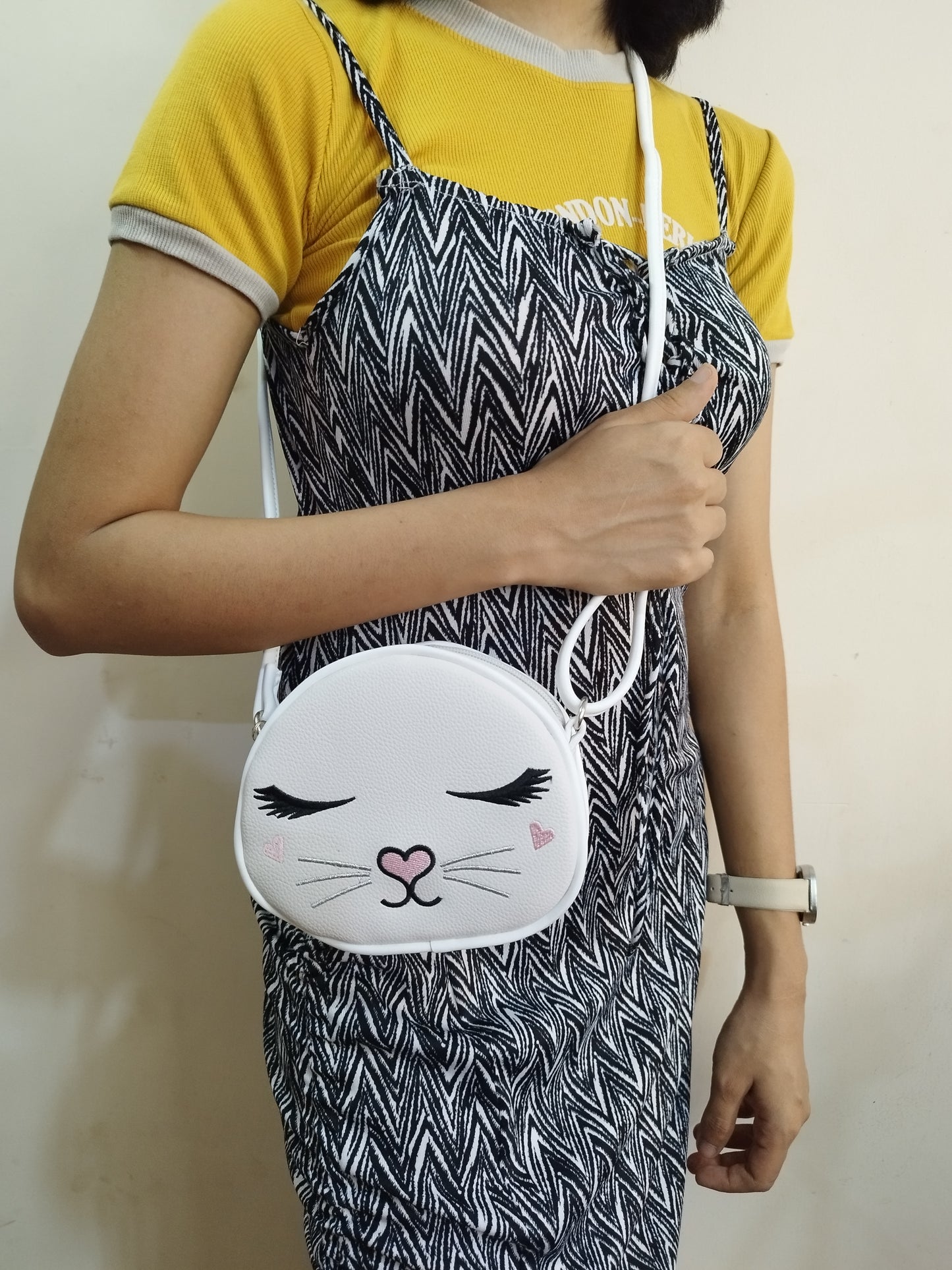 A051, “Care your soul “ 2024 Korean Seoul street fashion mini bags