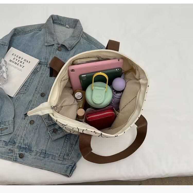 C98, New Tote Bag Female College Students Early Eight Commuter Canvas Bag Large Capacity Tote Bag Cute Bear Underarm Bag