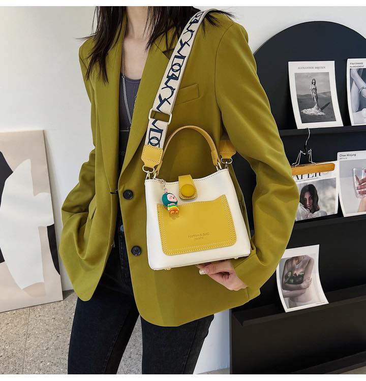 a092 Spring and summer 2022 new fashion all-match stitching contrast color bucket bag ins large-capacity one-shoulder messenger bag