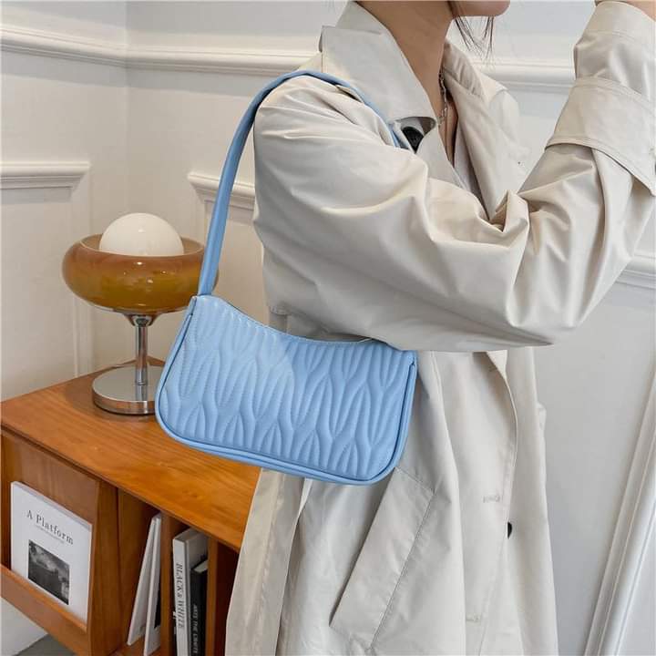 A063, French mini bag for women 2023 new autumn fashion trendy one-shoulder small square bag hand-held casual handbag