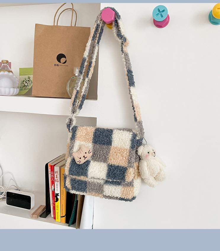 M070, Japanese college style vintage style soft girl contrasting lamb hair plaid shoulder bag cute cute cat student bag