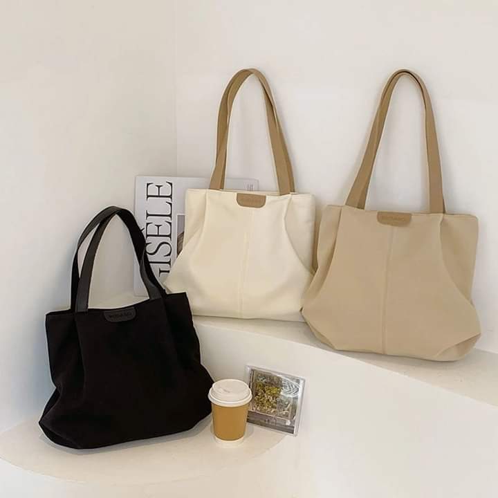 c046, casual shoulder bag, large capacity, can hold a lot of things, goes with every outfit for women