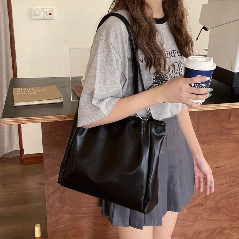 c032, women's bags Korean shoulder bag, beautiful shiny leather.handbag summer fashion for student