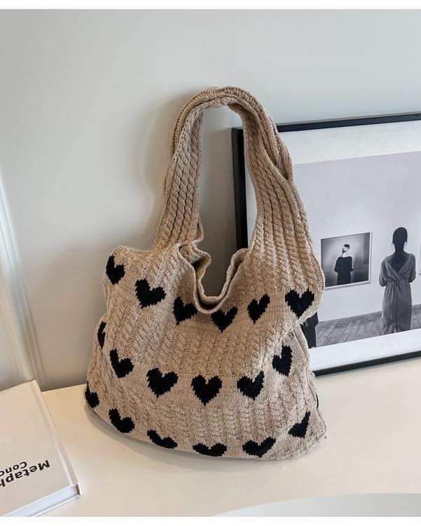 C067, 2024ins Knitted Love Tote Bag Cross-border Small Fresh Simple Fashion Woven Bag Personalized Western Shoulder Bag