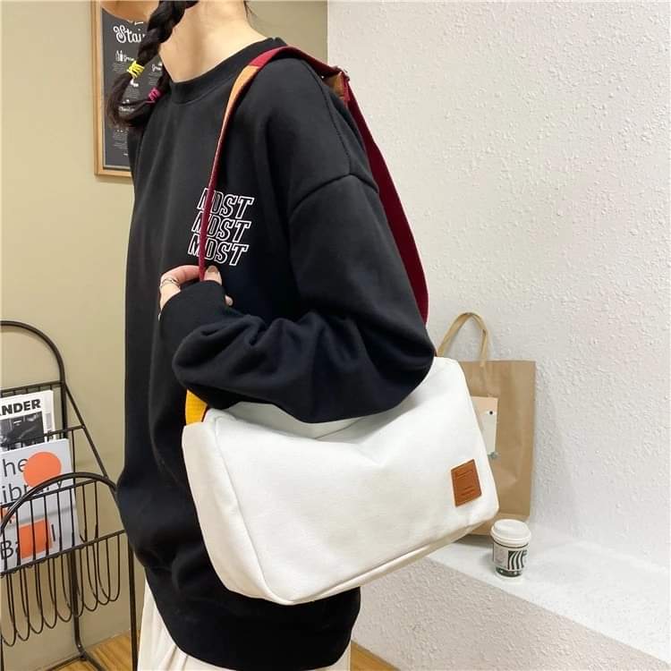 m024, women's shoulder bag Korean style teenage fashion Shoulder bag, canvas, strong strap.