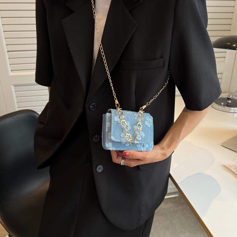 A014, Lace Flower Mini Chain Bag 2024 New Fashion Women's Bag Western Fashion Casual Shoulder Crossbody Bag