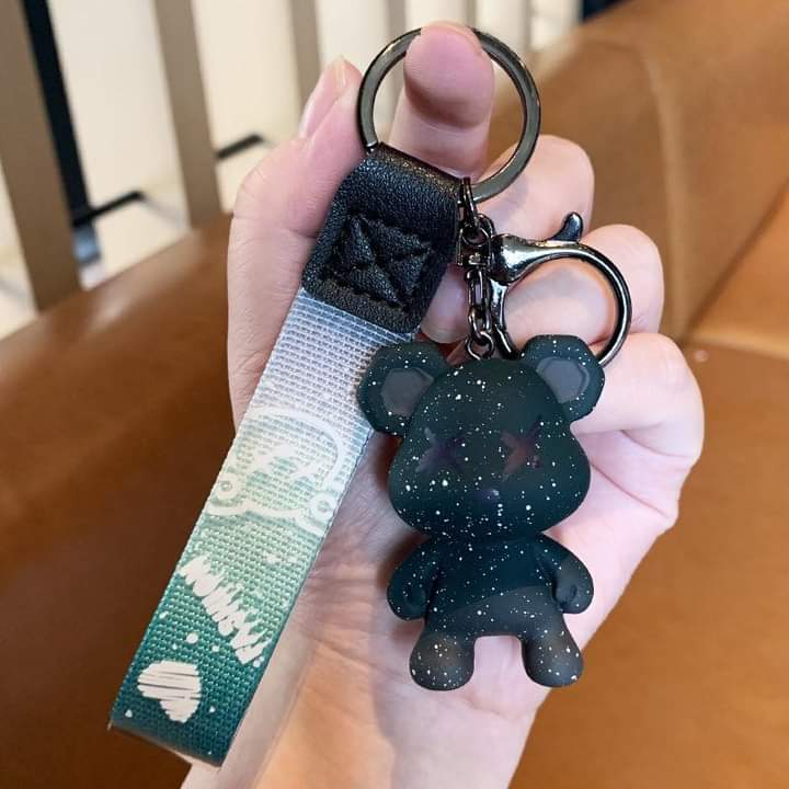 D005, Creative starry sky color-changing bear keychain fashionable couple car keychain female exquisite ins bag pendant