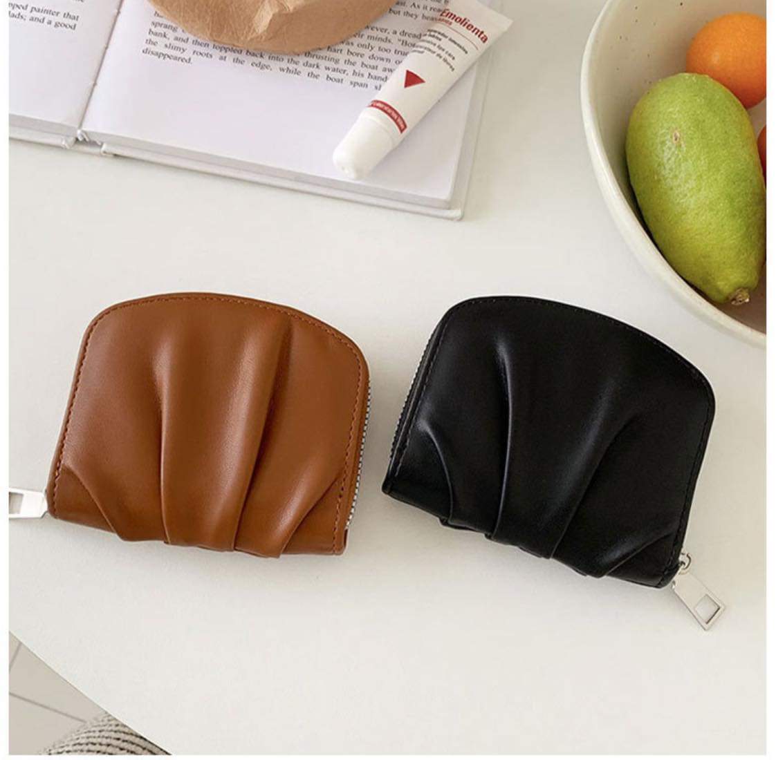 W084, Wrinkled feeling~INS new simple women's cute small wallet net celebrity pure color versatile coin purse

Size: 10.5* 8.5Cm