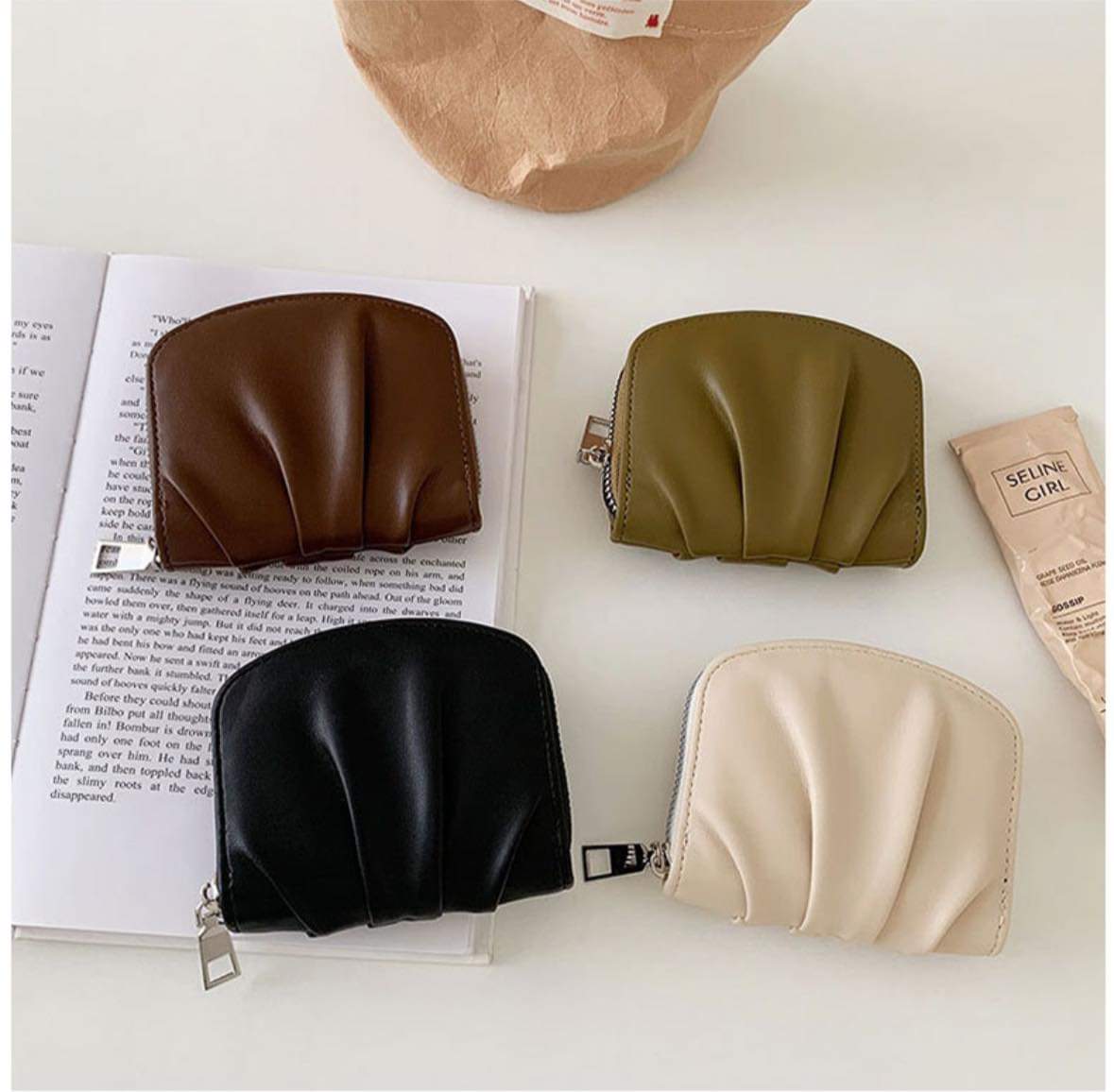 W084, Wrinkled feeling~INS new simple women's cute small wallet net celebrity pure color versatile coin purse

Size: 10.5* 8.5Cm