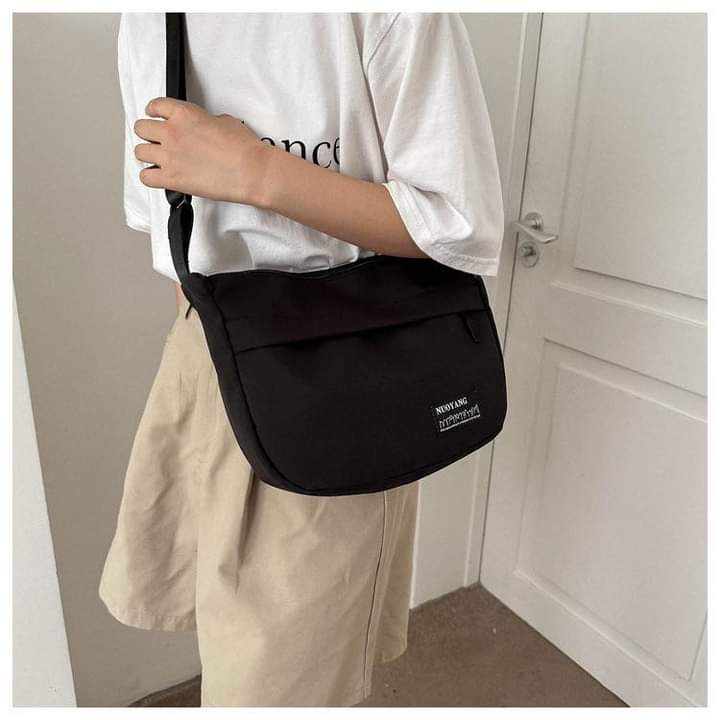 M088, Niche design bag for women 2024 summer new fashion versatile nylon cloth shoulder armpit bag hand small bag