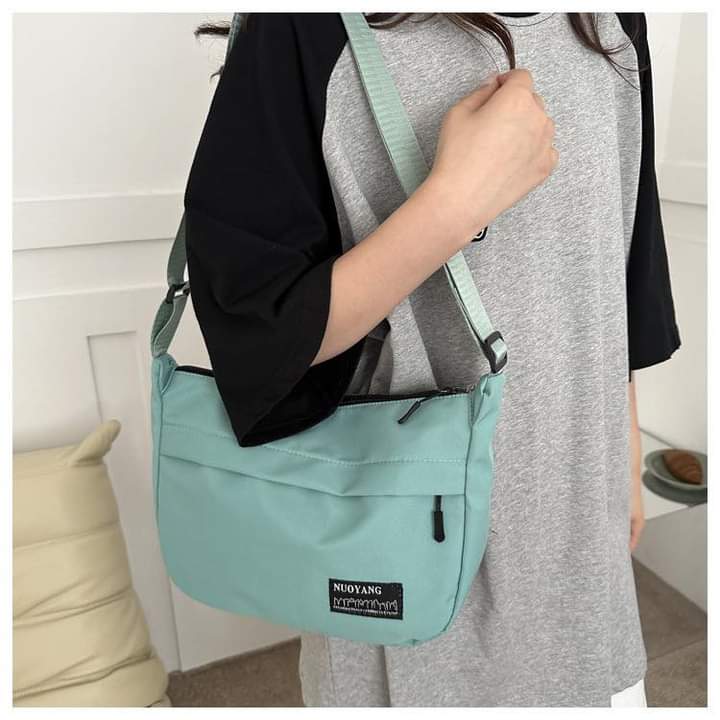 M088, Niche design bag for women 2024 summer new fashion versatile nylon cloth shoulder armpit bag hand small bag