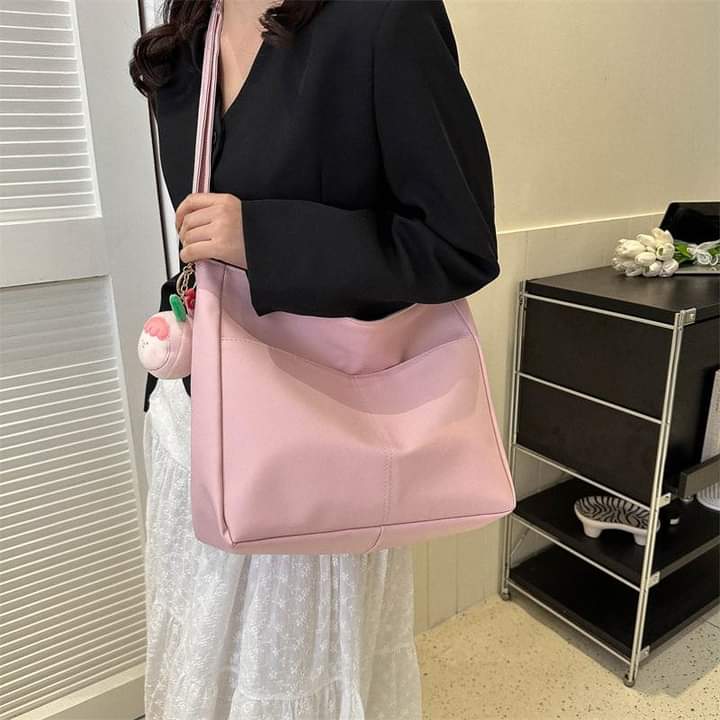 A044, Large capacity bag 2024 new fashion shoulder messenger bag simple this year popular personality bucket bag