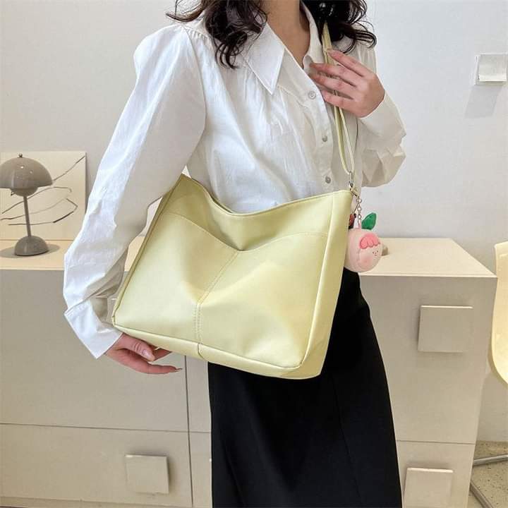 A044, Large capacity bag 2024 new fashion shoulder messenger bag simple this year popular personality bucket bag