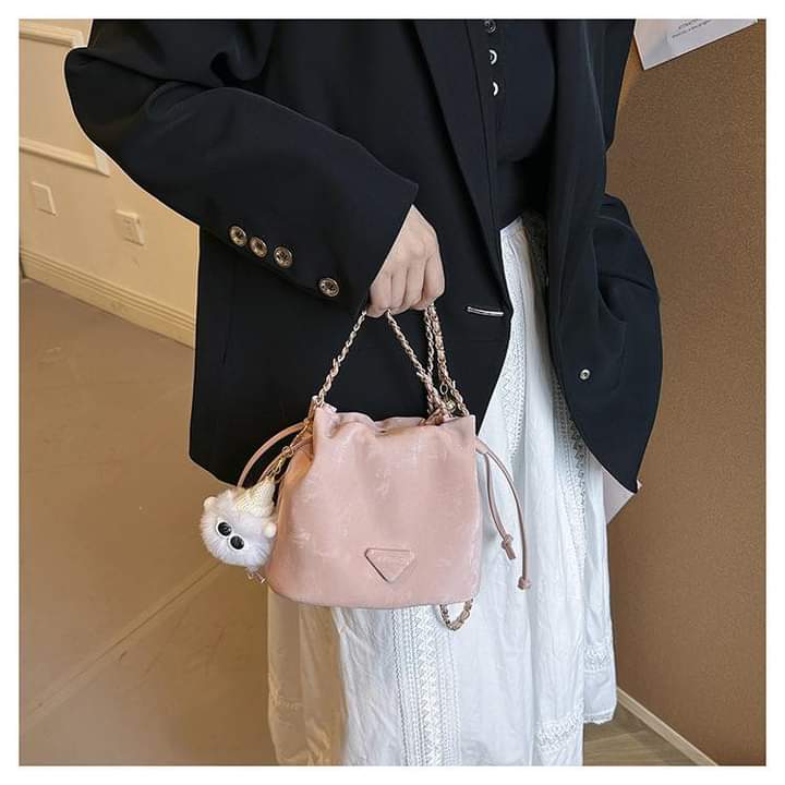 A087, This year's popular small bag for women 2024 new high-end niche chain messenger bag shoulder bucket bag