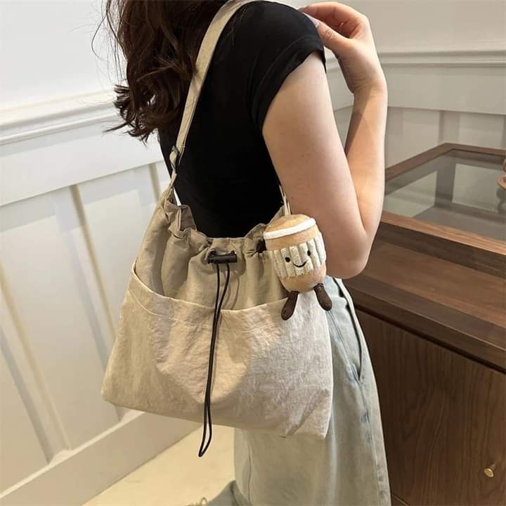 m004,Preferred casual shoulder bag, rectangular shape, small size, high-end, popular fashion, for women.