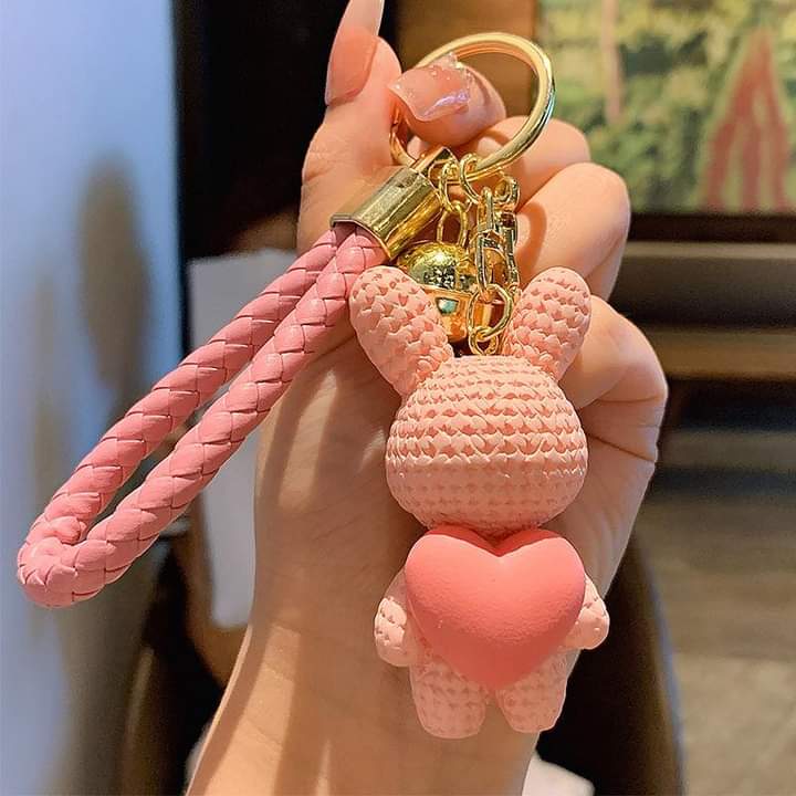 D009, Creative resin peach heart woven love rabbit keychain ins couple schoolbag car key chain