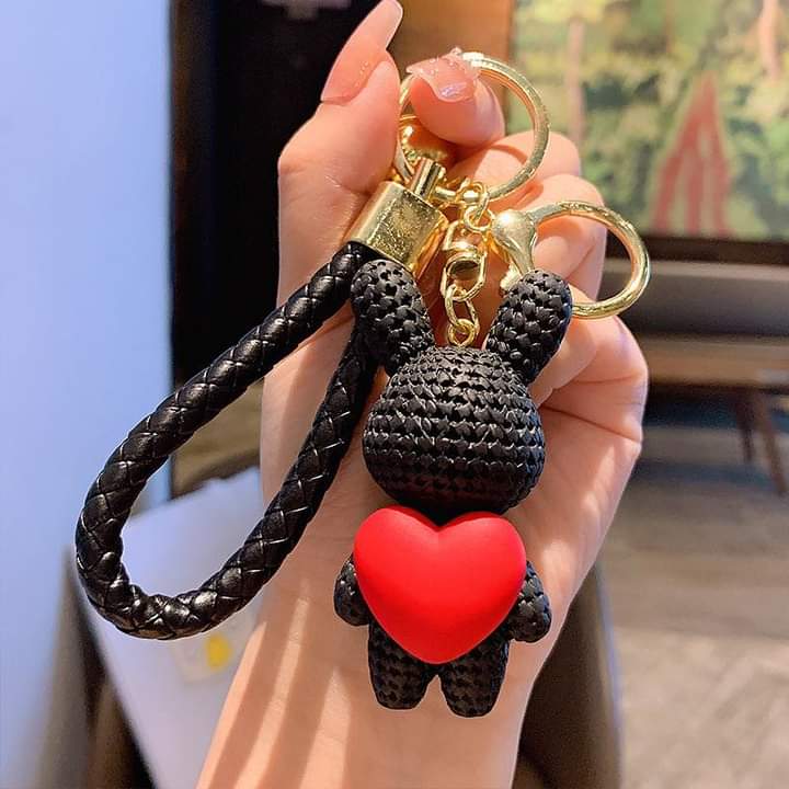 D009, Creative resin peach heart woven love rabbit keychain ins couple schoolbag car key chain