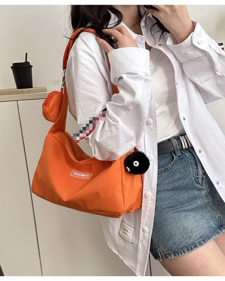 M064, Bag women 2023 new autumn and winter trend Korean version large-capacity Messenger bag casual all-match fashion lightweight Oxford bag